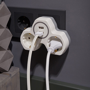 разветвитель 2-местный Rexant 11-1089 с з/к и шторками + 2 USB (2,4 А) - внешний вид