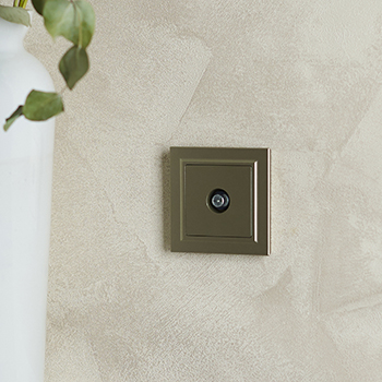 электроустановочные изделия IEK серии Brite - пример установки