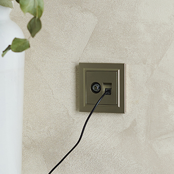 электроустановочные изделия IEK серии Brite - пример установки