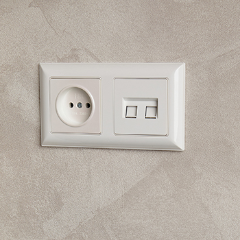 рамка 2-постовая IEK РУ-2-Бр Brite белый / белый - пример установки