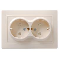 Кварта кремовый розетка скрытая 2-мест заземление шторки IP20 