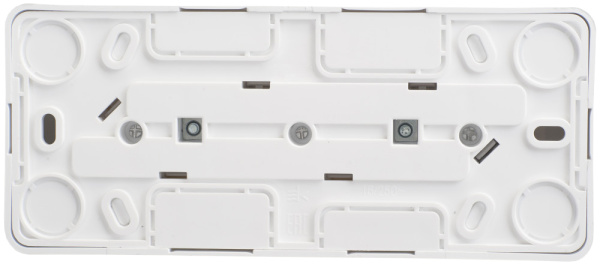 Этюд белый розетка открытая 3-мест заземление шторки IP20