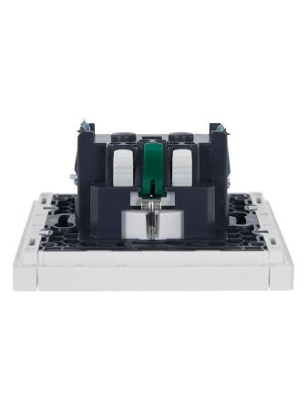 Фортепиано белый механизм розетки скрытая 1-мест заземление шторки IP20 