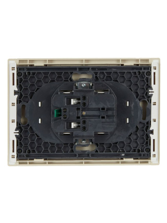 Фортепиано ваниль розетка скрытая 2-мест заземление шторки быстрозажим. клем. IP20 