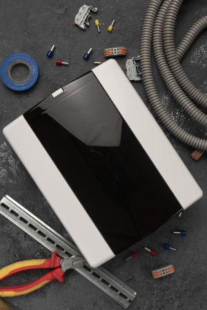 Бокс 12мод встраиваемый белый черная прозрачная дверь  SlimBox EKF