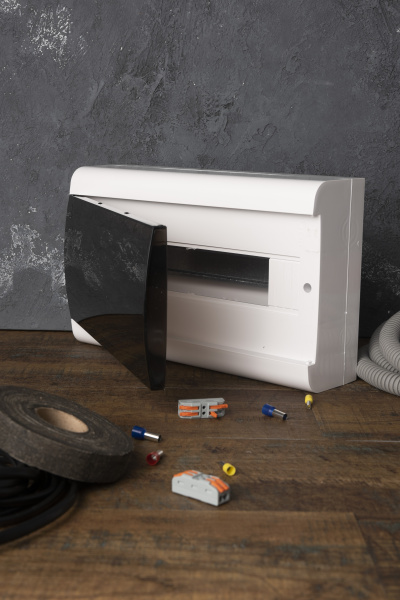 Бокс 15мод навесной белый черная прозрачная дверь IP41 SlimBox EKF